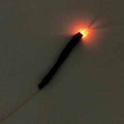 Micro lampadina a filamento 220v + spina effetto fuoco