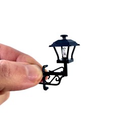 Black street lamp 3,2 cm for cribs and dioramas with micro led