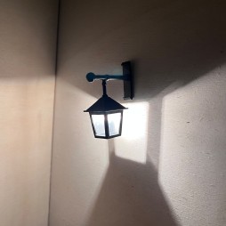 Lampione da parete...