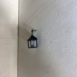 Lanterna da parete e/o appoggio colore nero per presepi e diorami con micro lampada luce calda 12v