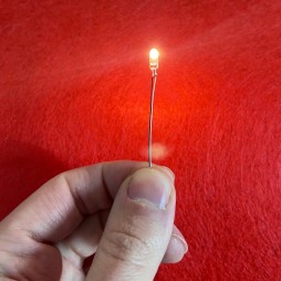 Micro lampadina incandescenza con filamento 12v bianco caldo