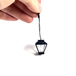 Lampione sospeso lanterna antichizzata colore nero per presepi e diorami con micro lampada luce calda 12v