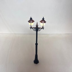 Lampione alto 14 cm colore nero per presepi e diorami con microlampada bianco caldo