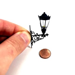 Black street lamp for cribs and dioramas with warm white micro lamp