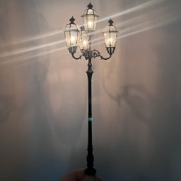 Black street lamp for cribs...