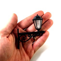 Lampione da parete colore nero per presepi e diorami con microlampada