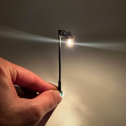 Lampione da terra colore nero per presepi e diorami con microlampada
